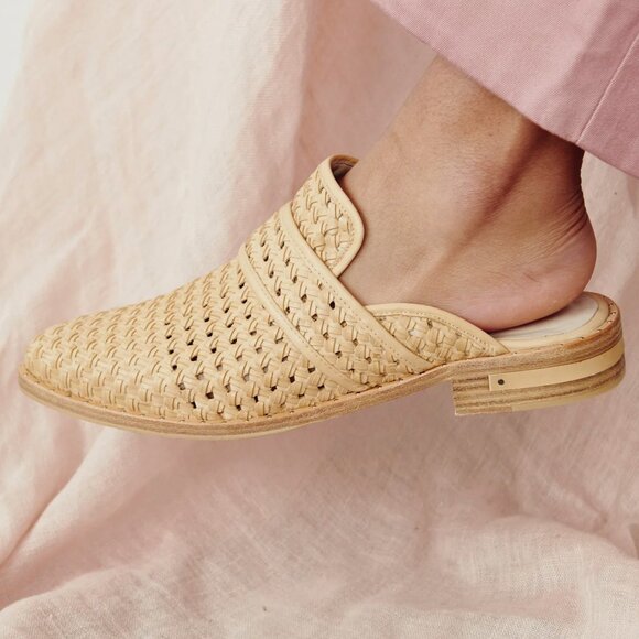 FREDA SALVADOR KEEN MULE in Nude Woven Leather - Picture 1 of 9